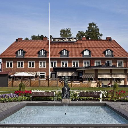 Hotel Vaennaes Vannas Екстер'єр фото