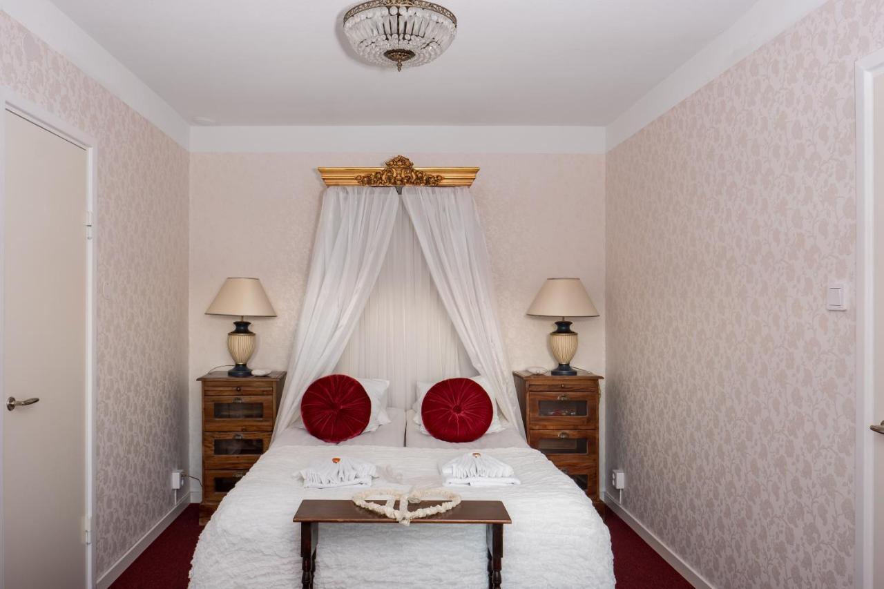 Hotel Vaennaes Vannas Екстер'єр фото