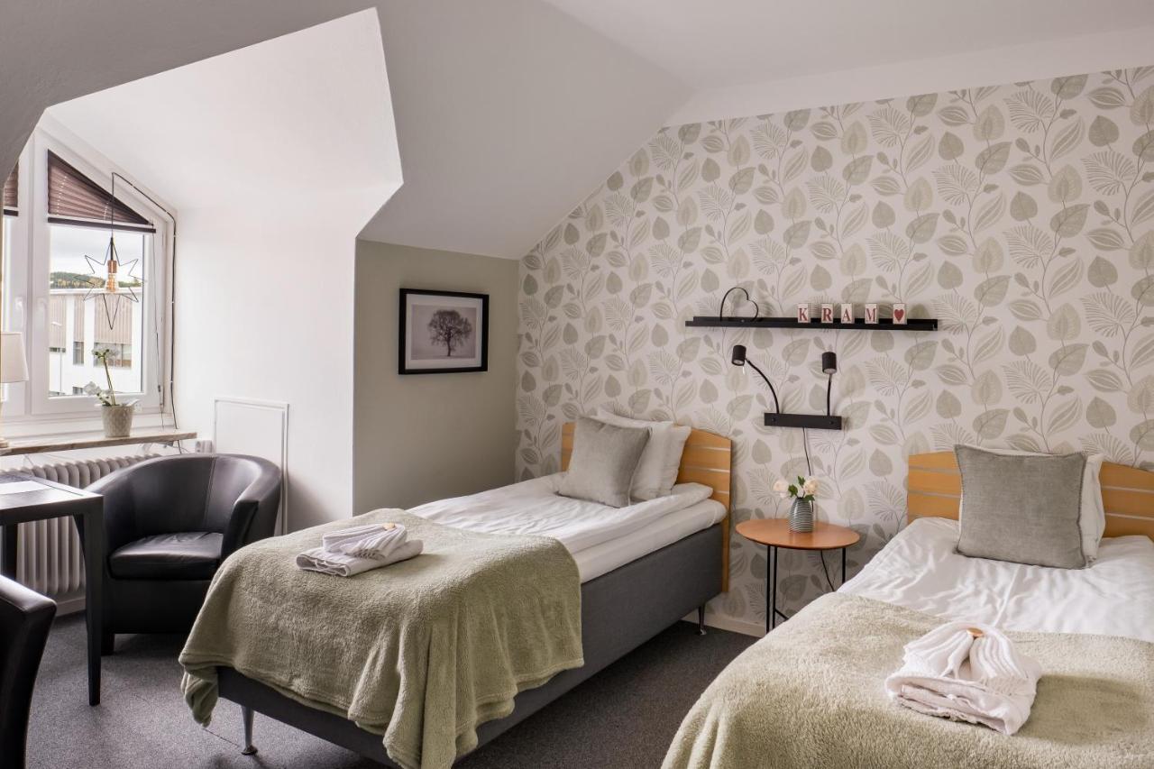 Hotel Vaennaes Vannas Екстер'єр фото