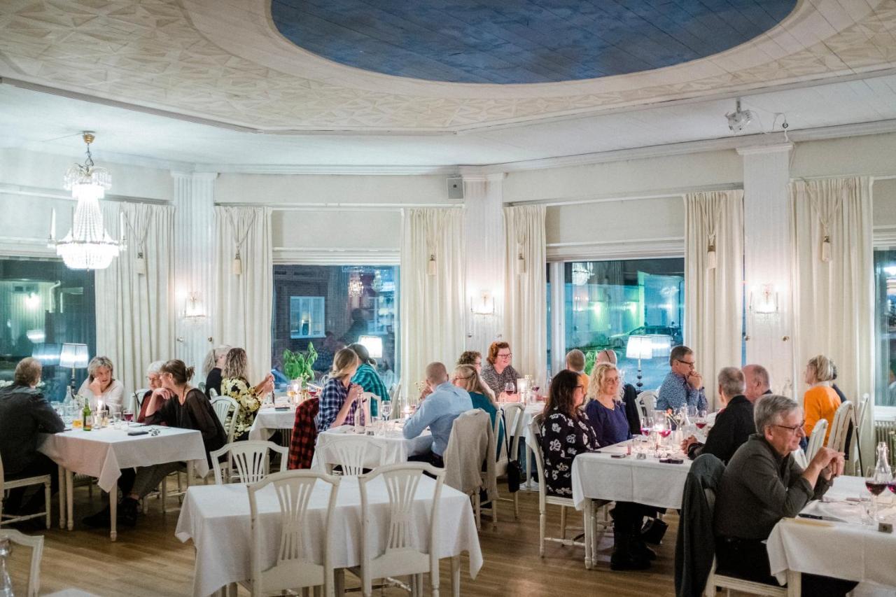Hotel Vaennaes Vannas Екстер'єр фото